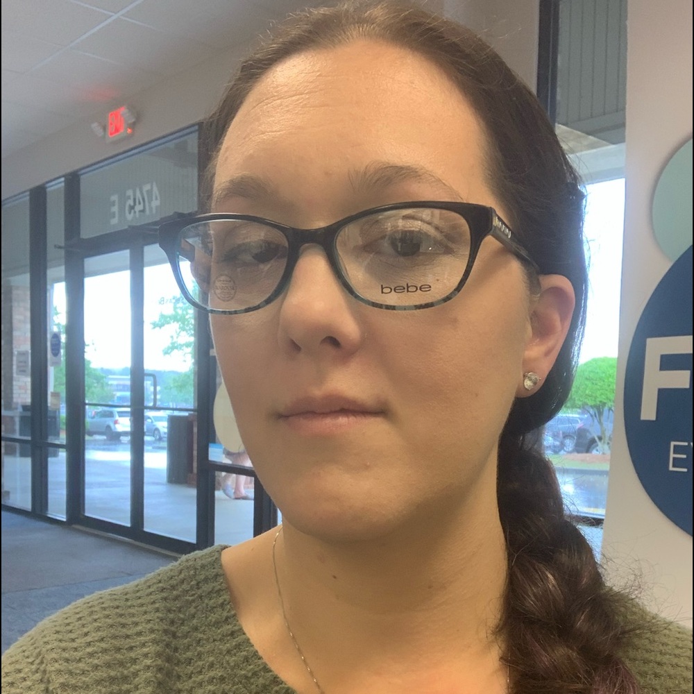 Meet your Posher, Nicole